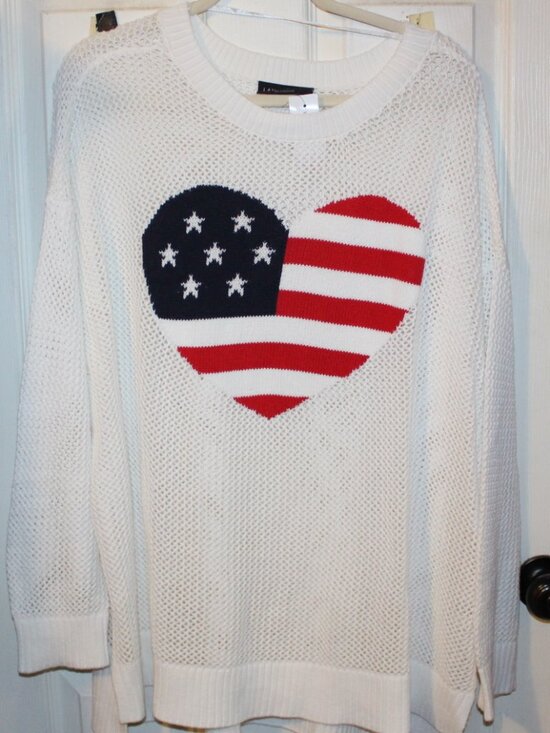 Lane Bryant Sweaters - NWT Lane Bryant open weave American heart sweater size 22/24 women's SHARP!